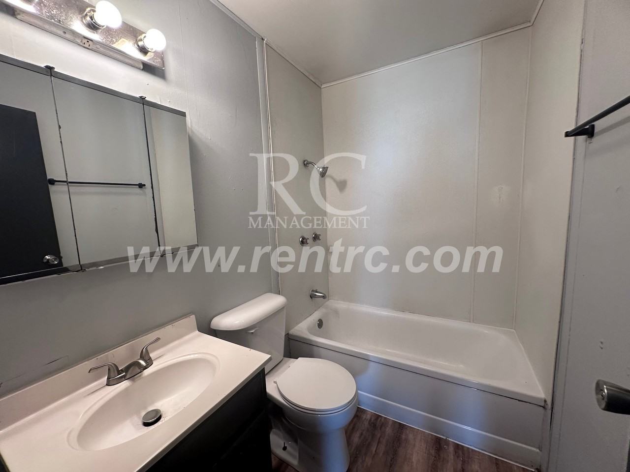 1204 Giddings St - Photo 4 of 13