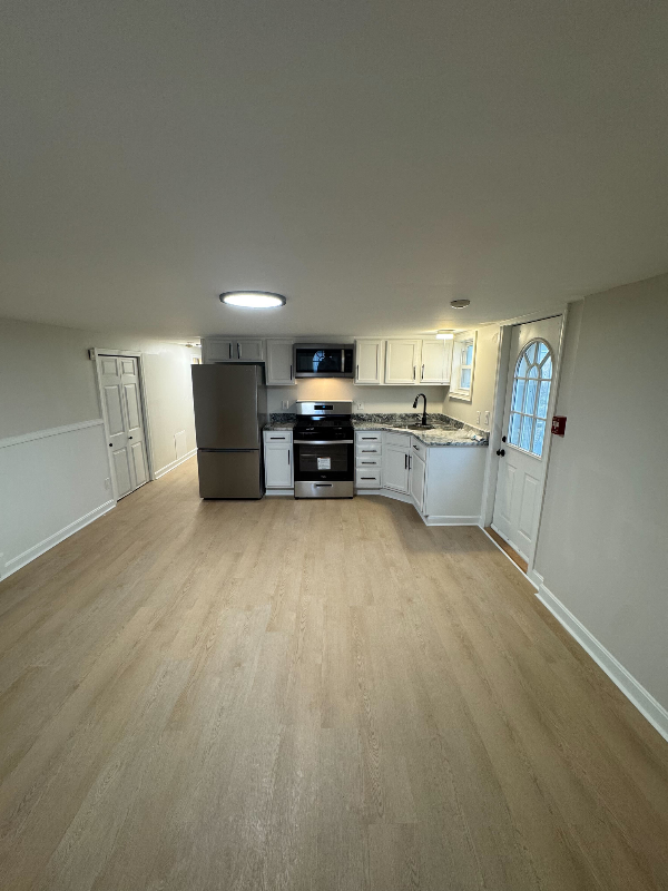106 Railroad Ave #6