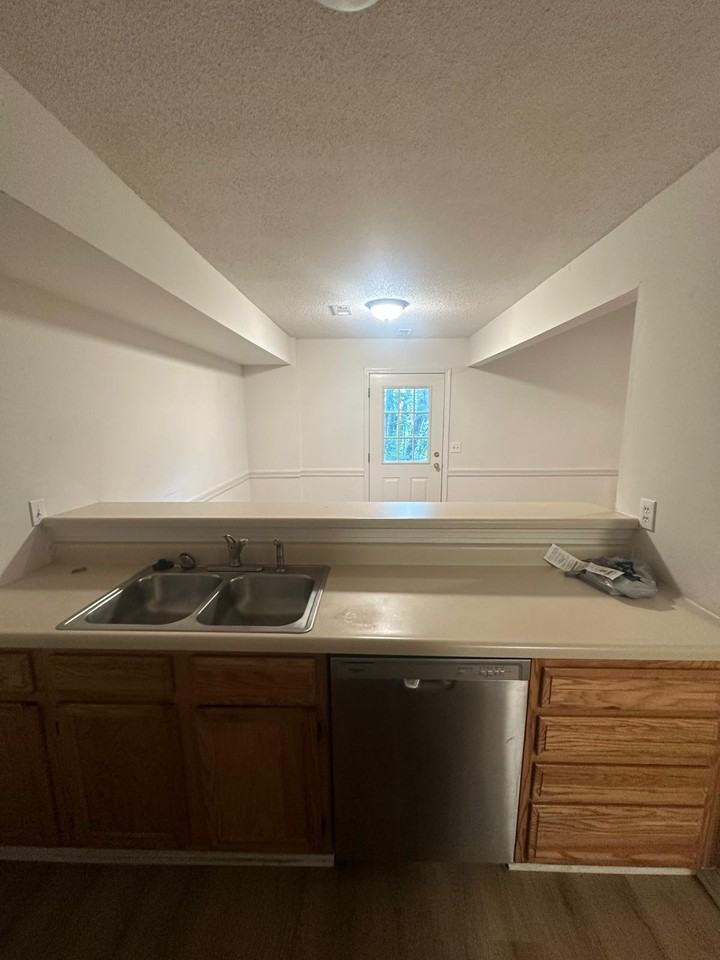 1604 Radcliffe Dr #1606 - Photo 5 of 17