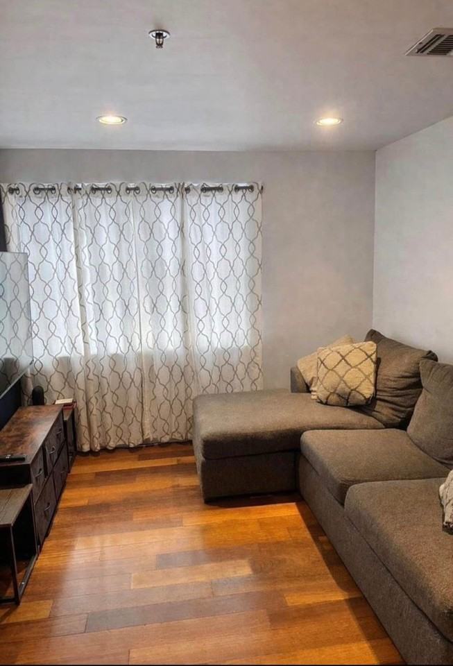 413 9th St #504 - Photo 2 of 11