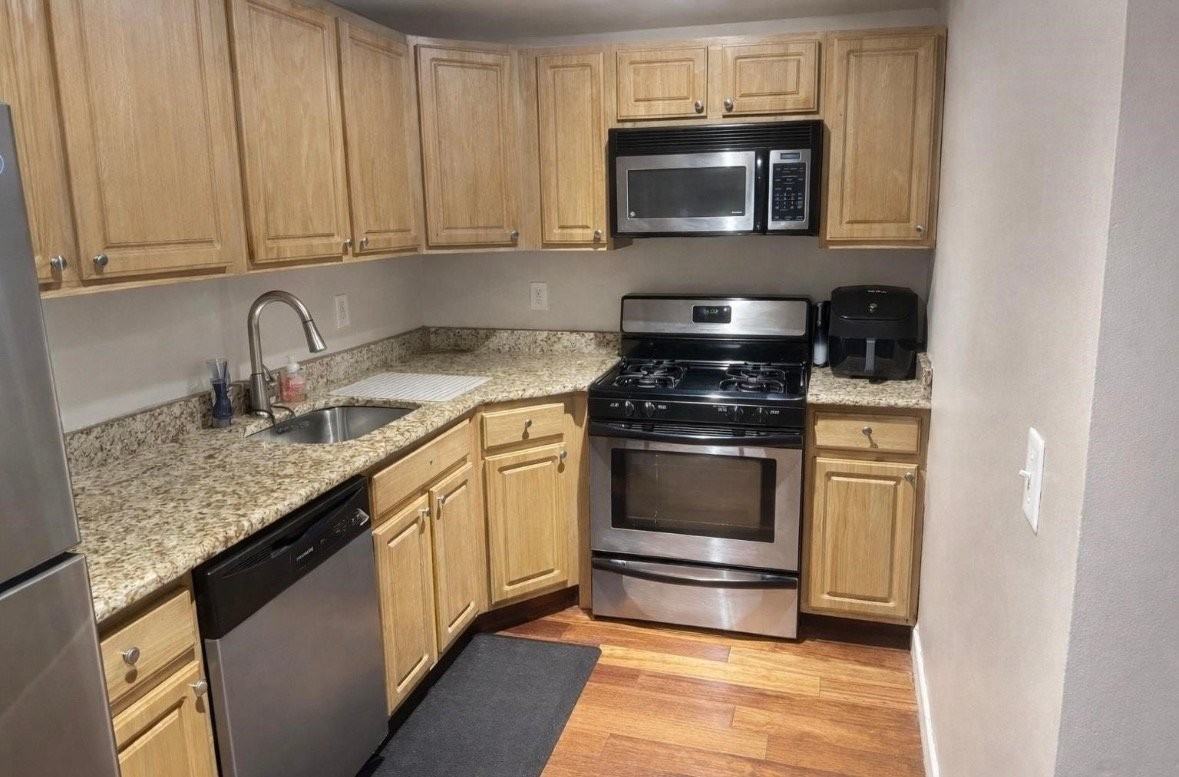 413 9th St #504 - Photo 6 of 11