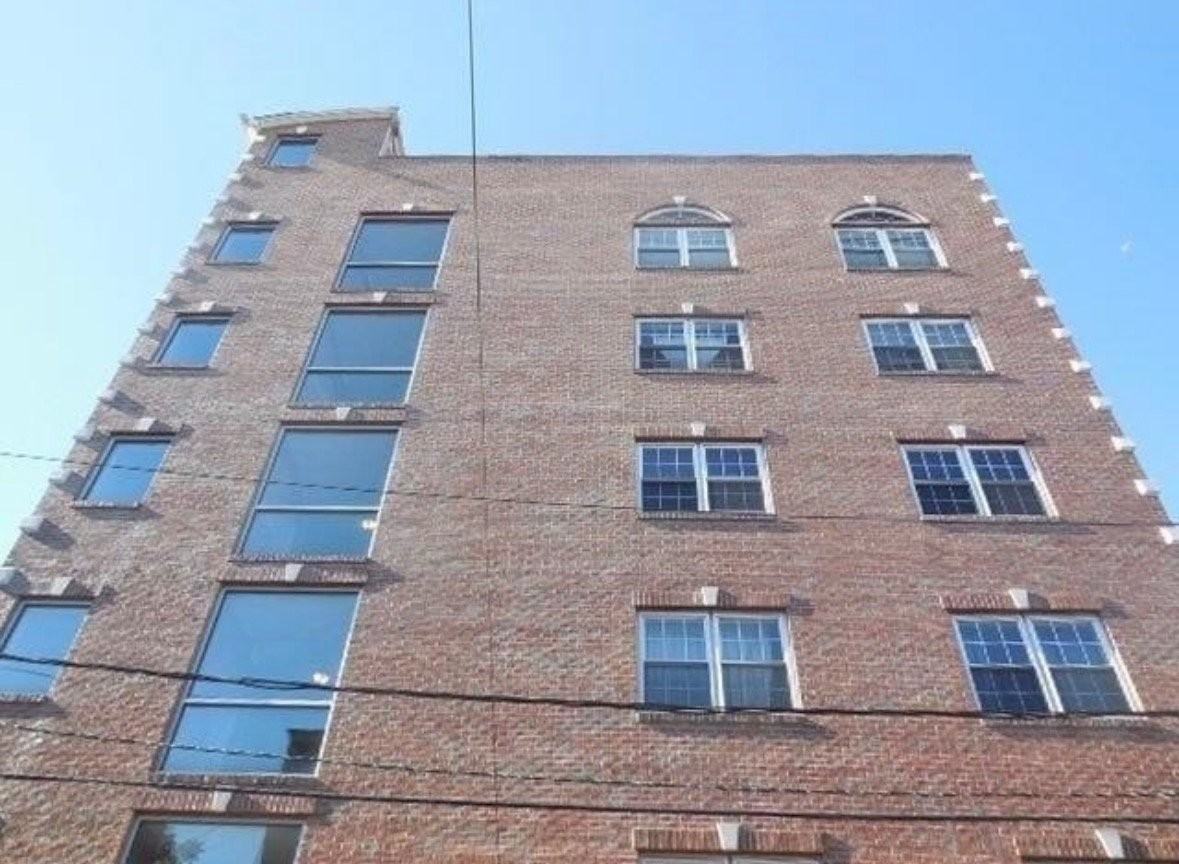 413 9th St #504 - Photo 7 of 11