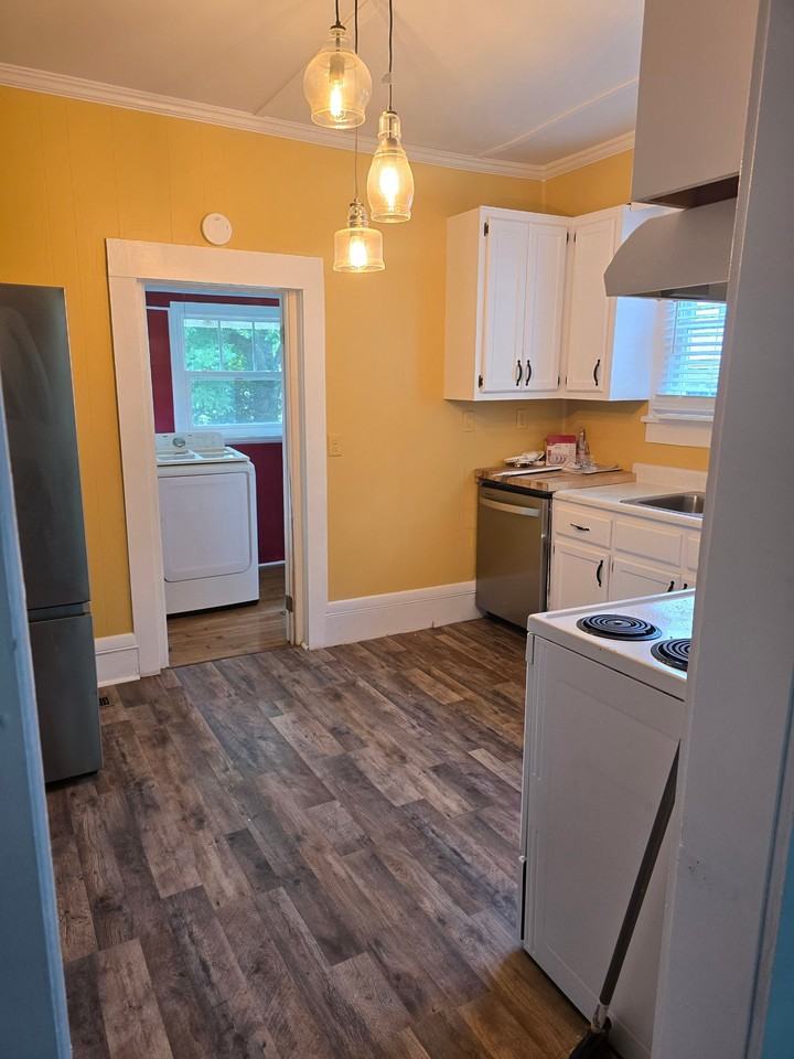 710 Pennsylvania Ave - Photo 7 of 15