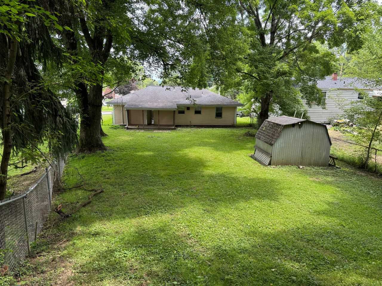 2342 Buckeye Cir - Photo 2 of 6