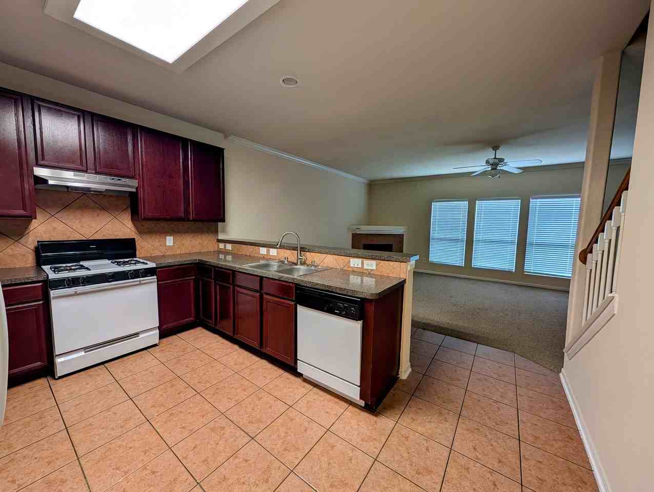 2830 Youpon Lake Ct - Photo 4 of 24