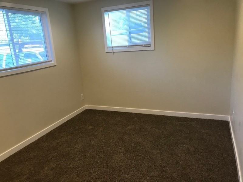 647 E Quail Trail Ln #2 - Photo 6 of 9
