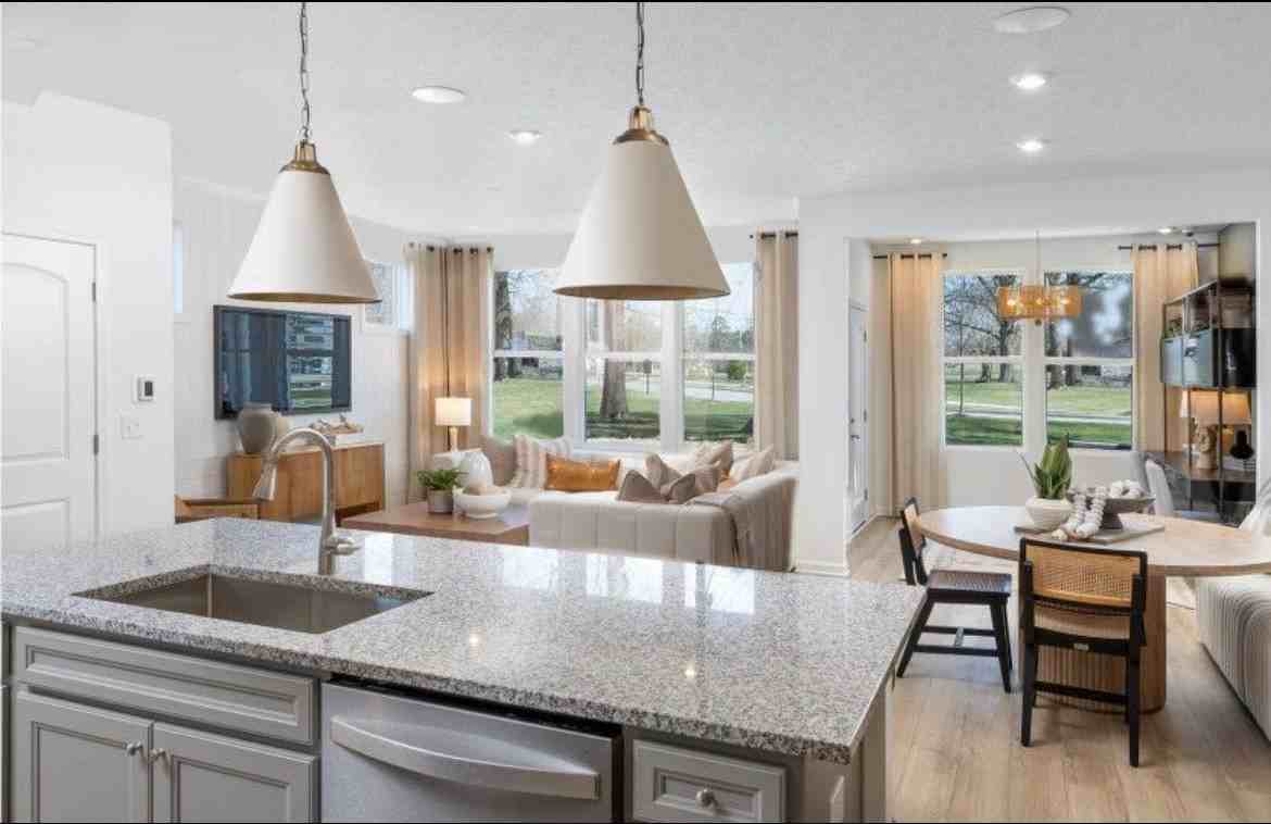 3346 Abberley Dr - Photo 5 of 17