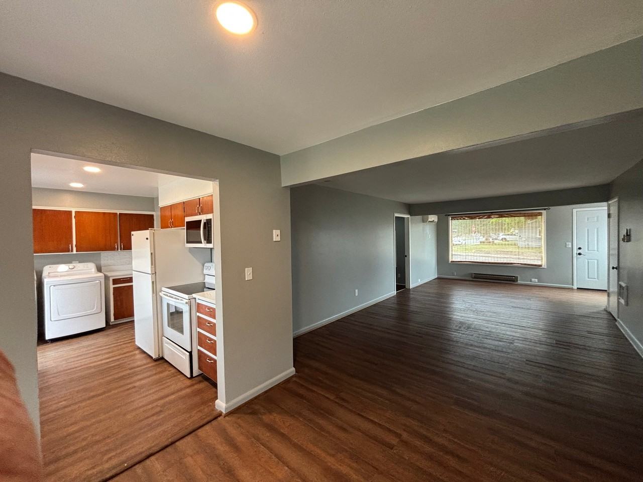 1216 Quinton St - Photo 5 of 15