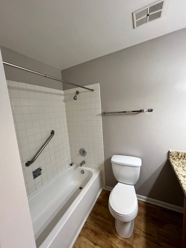 5650 Abbey Dr #5650-4K - Photo 4 of 6
