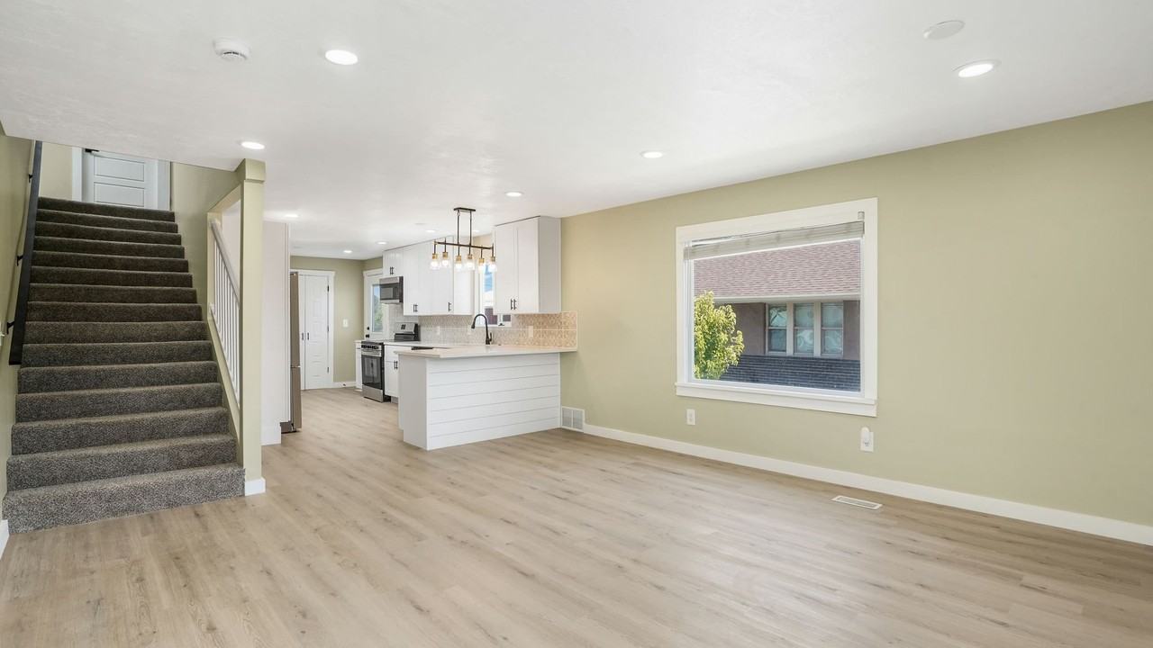 259 E Main St - Photo 3 of 15