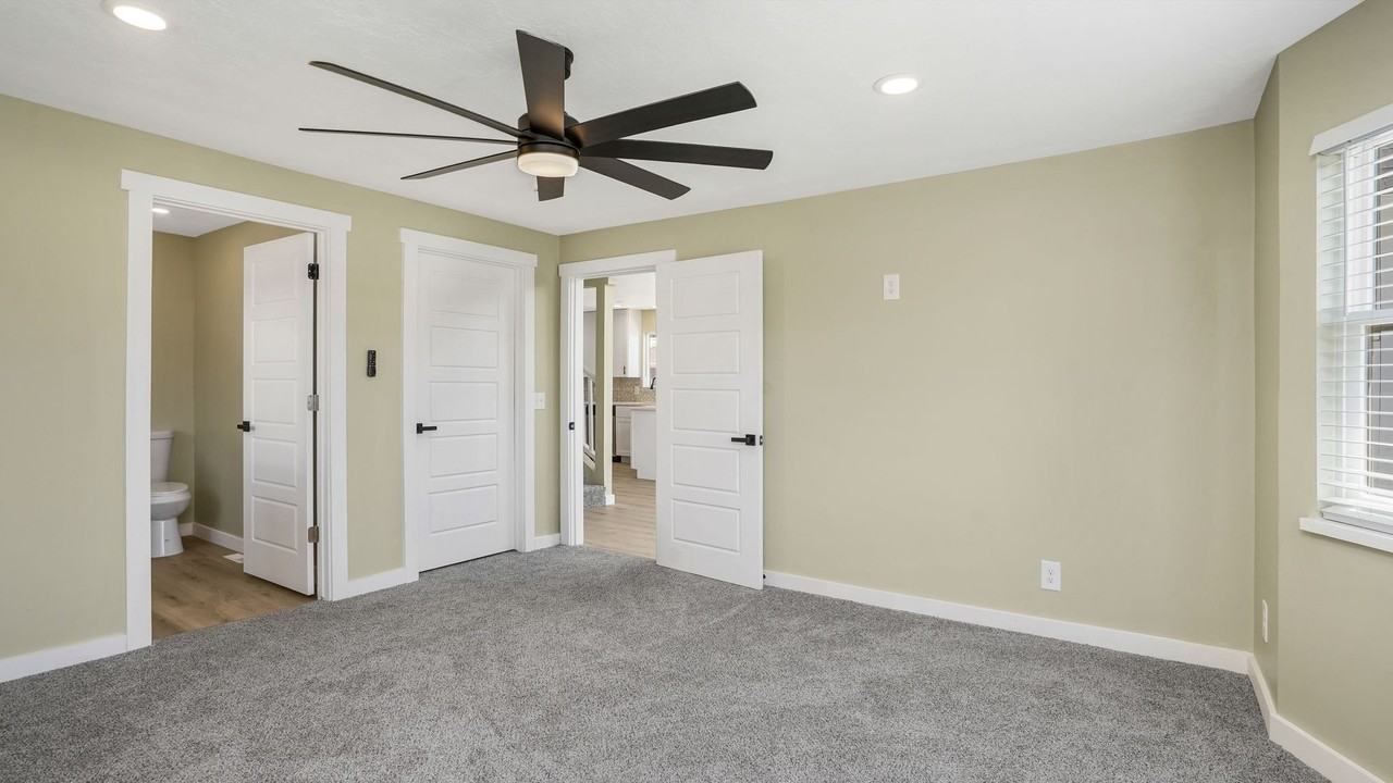 259 E Main St - Photo 6 of 15