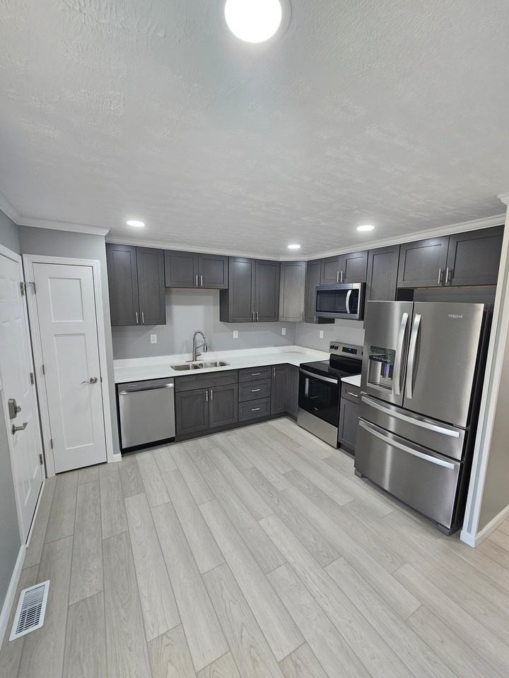 102 Martin Dr - Photo 6 of 6