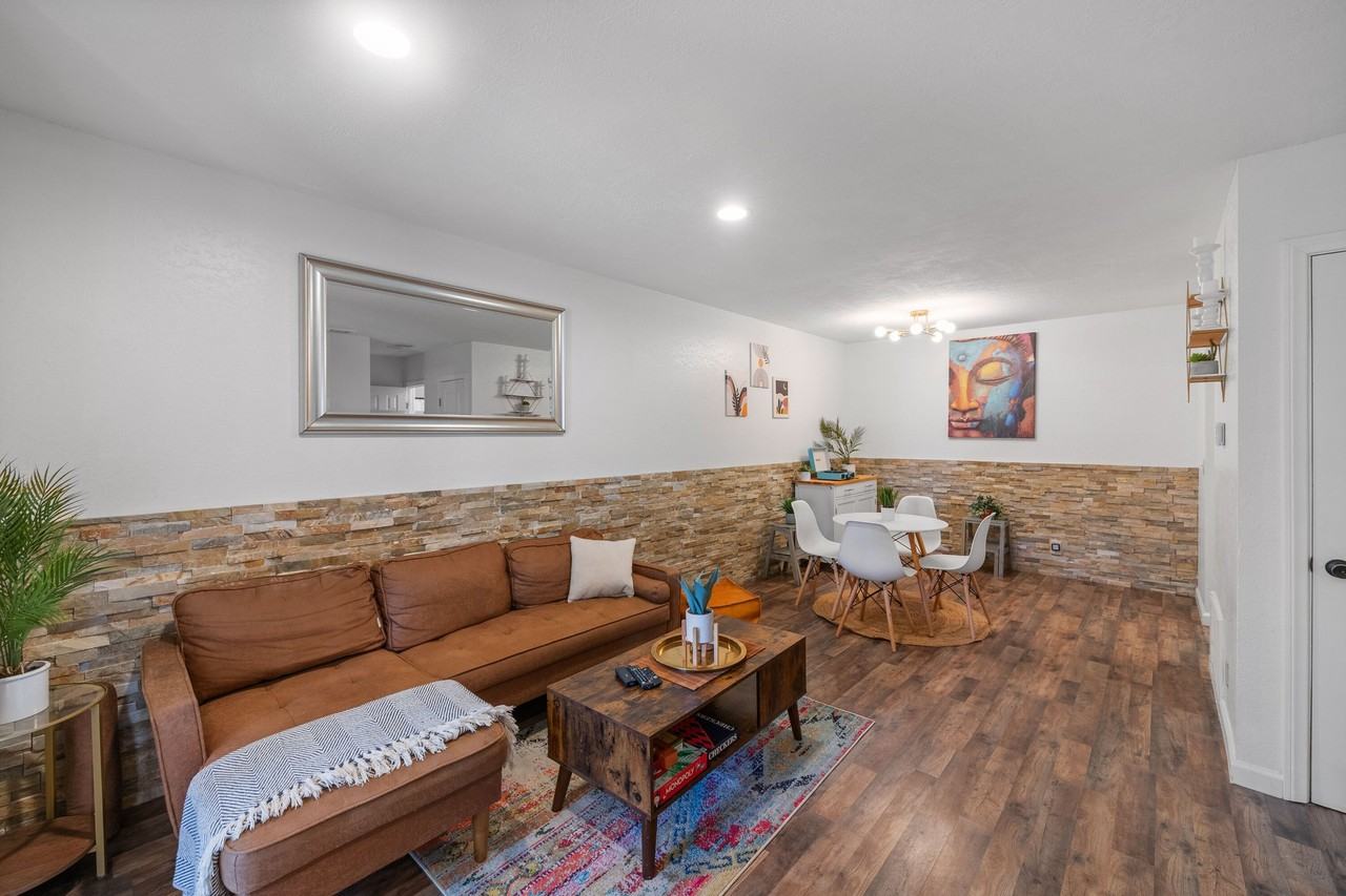510 N Villa Ct #100 - Photo 3 of 17
