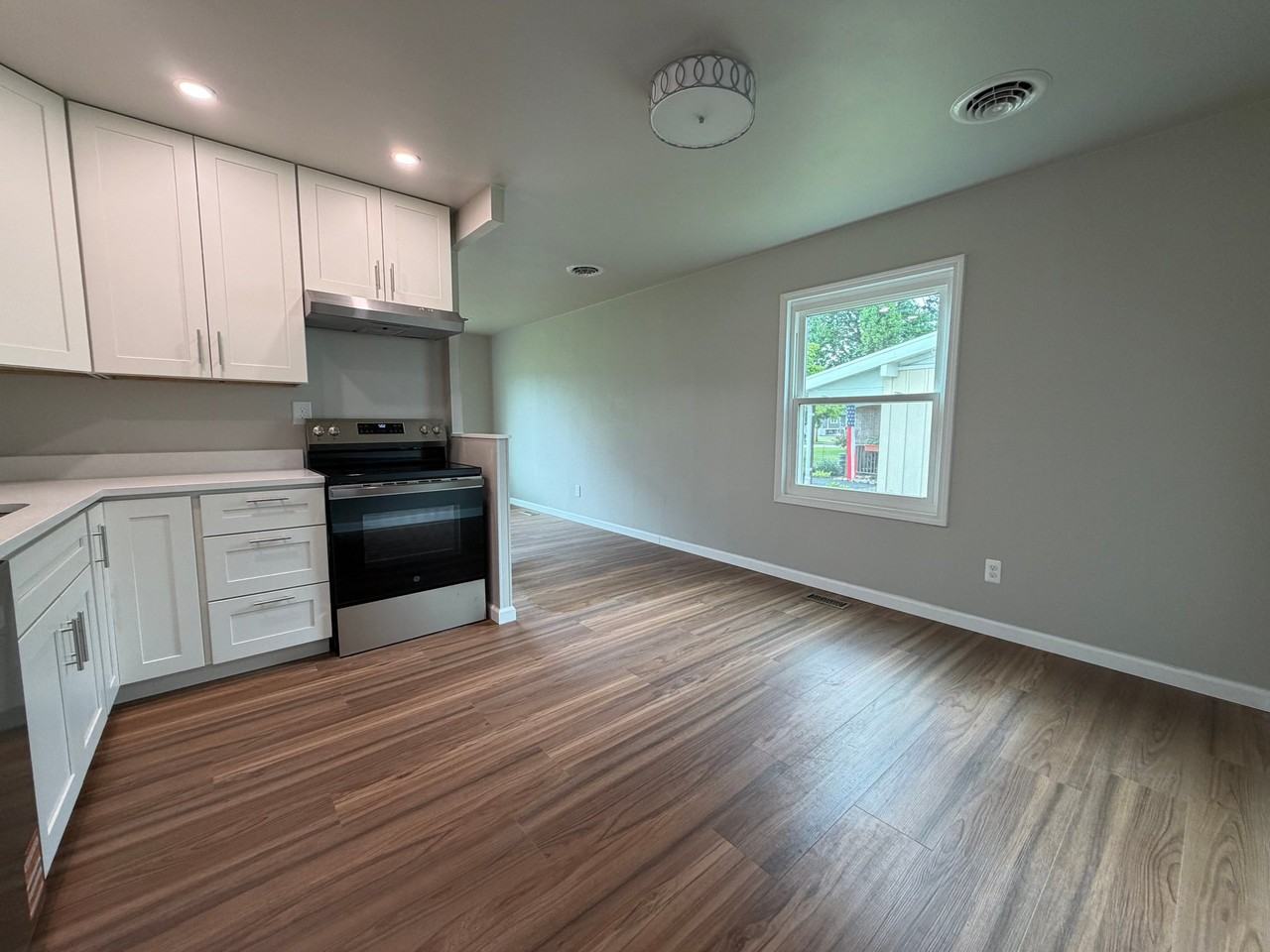 407 Rothey Dr - Photo 3 of 20
