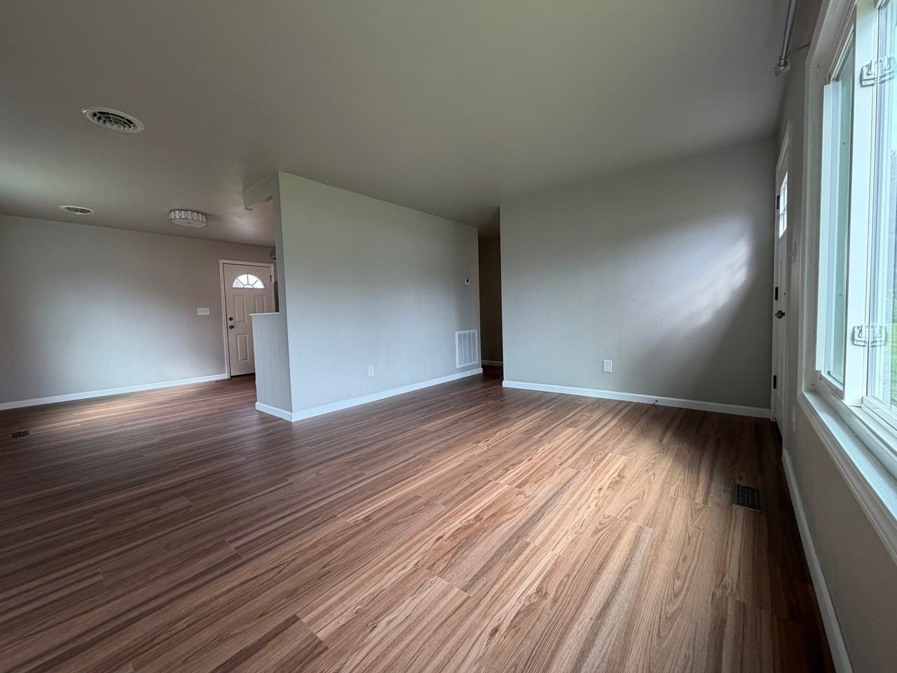 407 Rothey Dr - Photo 4 of 20