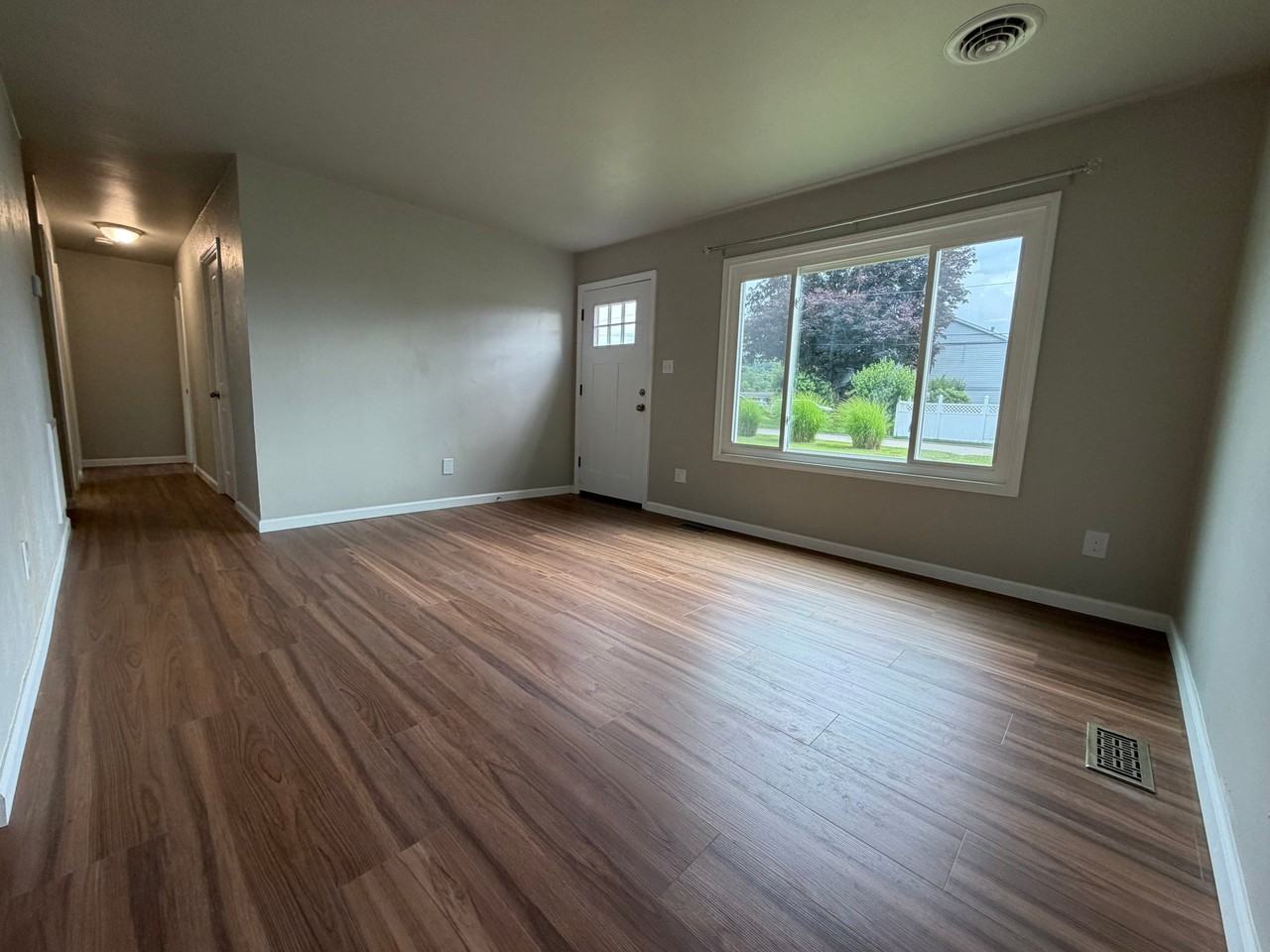 407 Rothey Dr - Photo 5 of 20