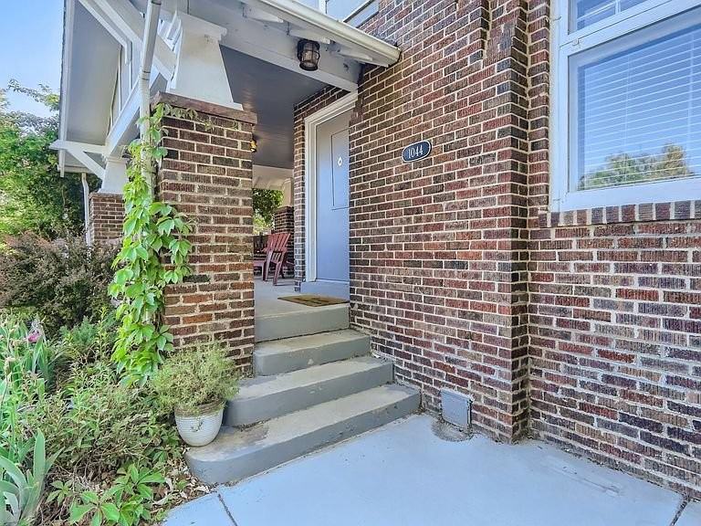 1044 Garfield St - Photo 2 of 19