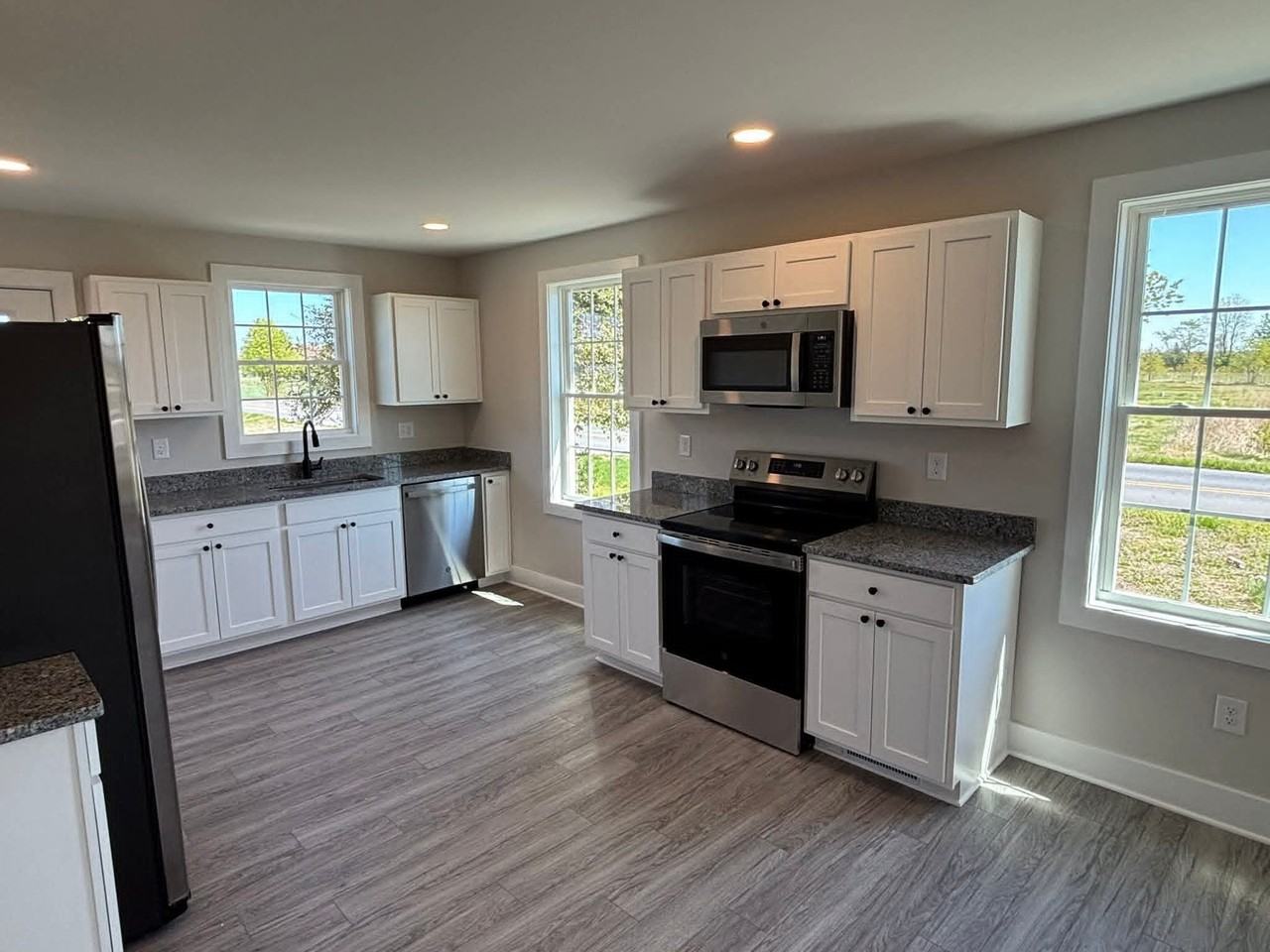 12381 Dillon Rd - Photo 7 of 16