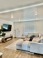 featured image of 851 E Skiff Way