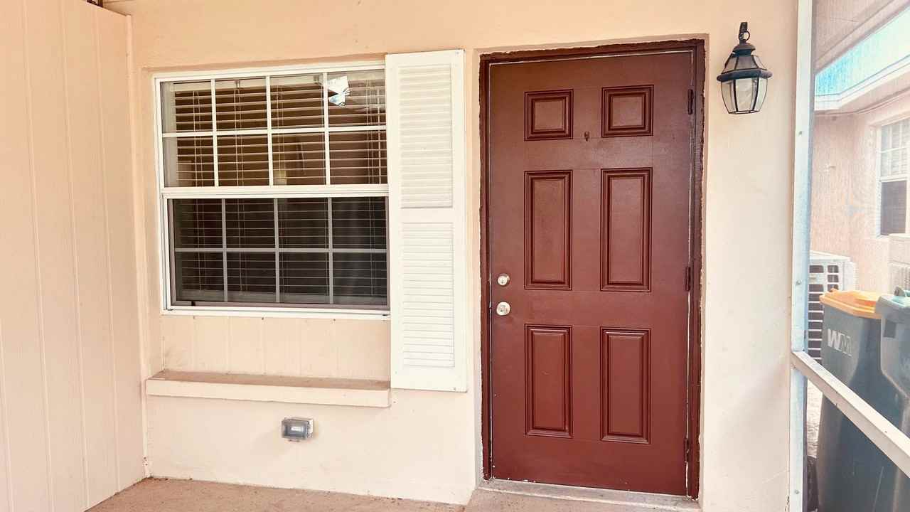 2084 Monroe Ave #B - Photo 2 of 11