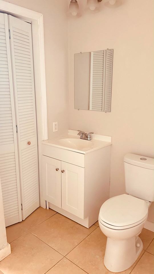 2084 Monroe Ave #B - Photo 7 of 11