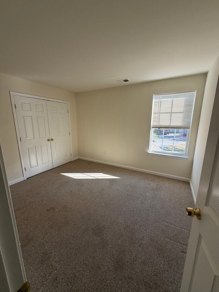 8239 Elvaton Rd - Photo 5 of 12