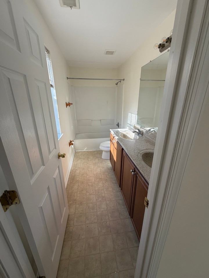 8239 Elvaton Rd - Photo 7 of 12