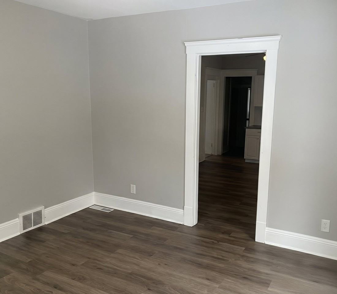 3711 E 61st St #1 - Photo 5 of 6