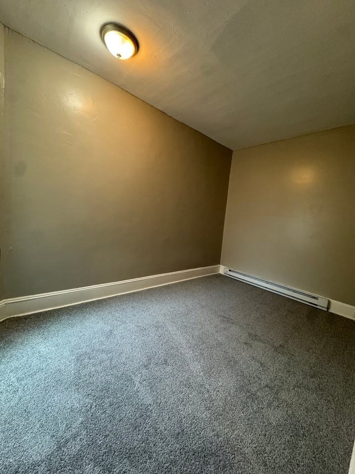 8Xx Block Of S Alden Street - Photo 5 of 17