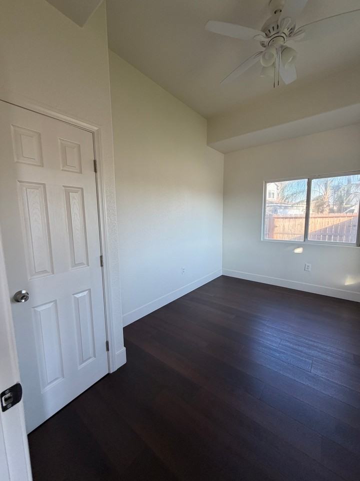 4667 Chamber St - Photo 3 of 20