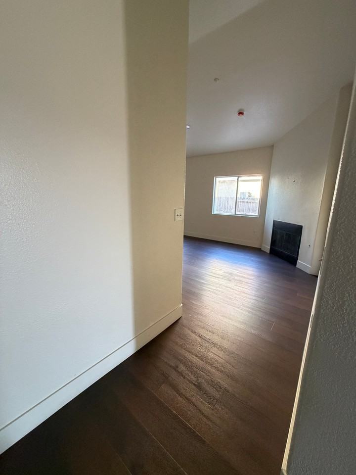 4667 Chamber St - Photo 6 of 20