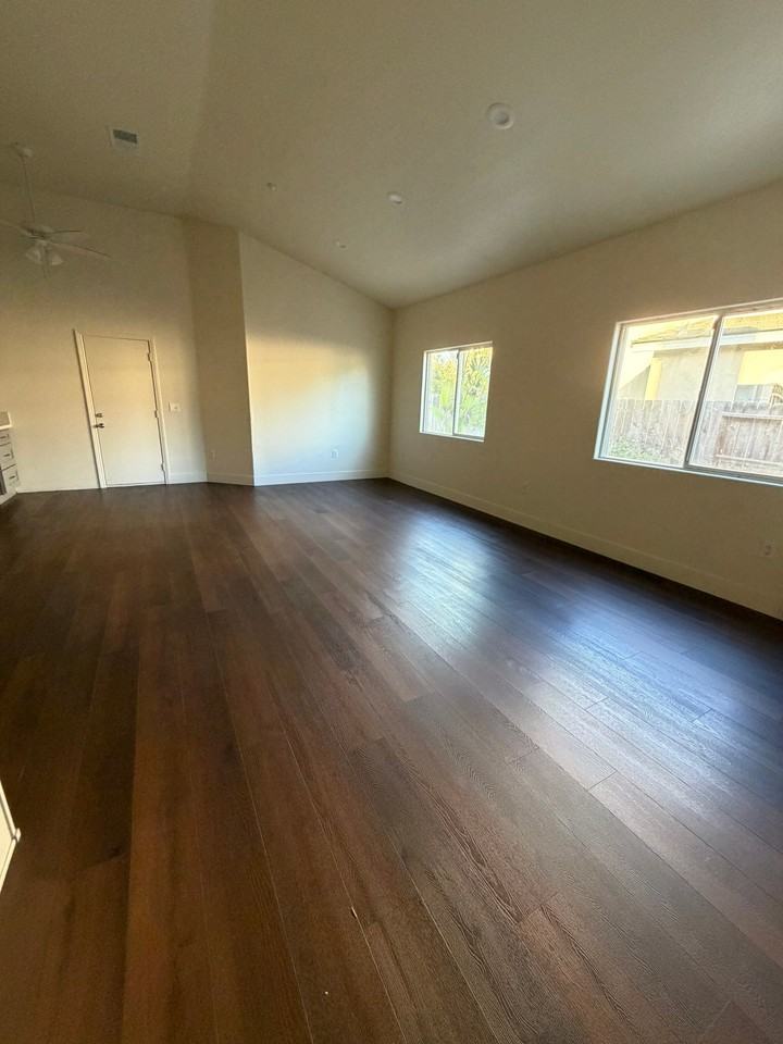 4667 Chamber St - Photo 7 of 20