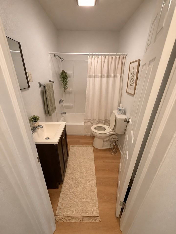 2318 E 36th St - Photo 5 of 10