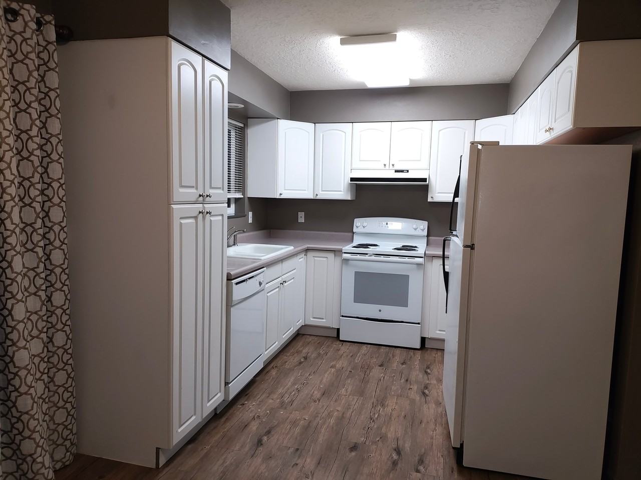 2620 Vintage Ave Se - Photo 2 of 20