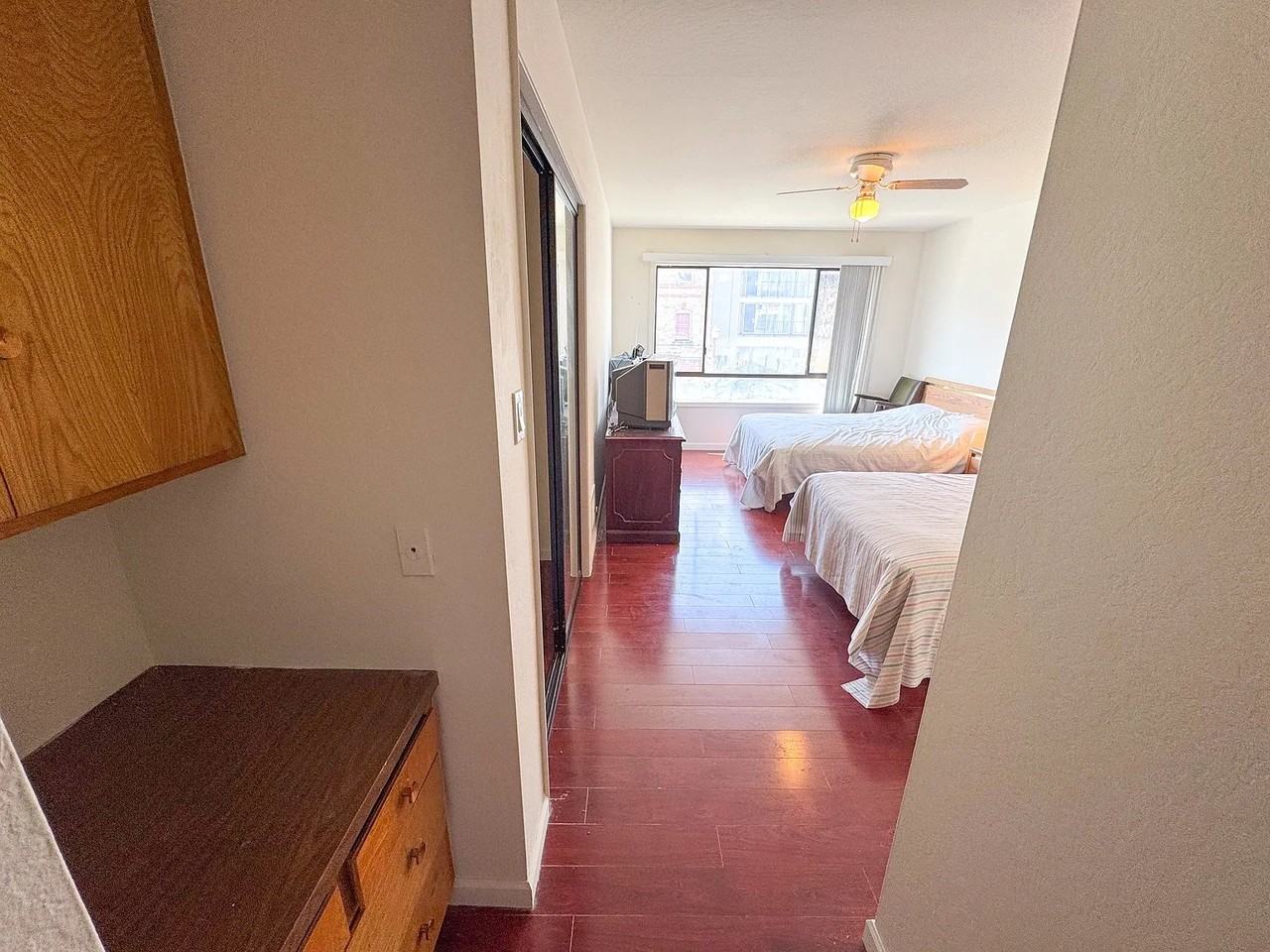 639 Broadway #2 - Photo 4 of 10