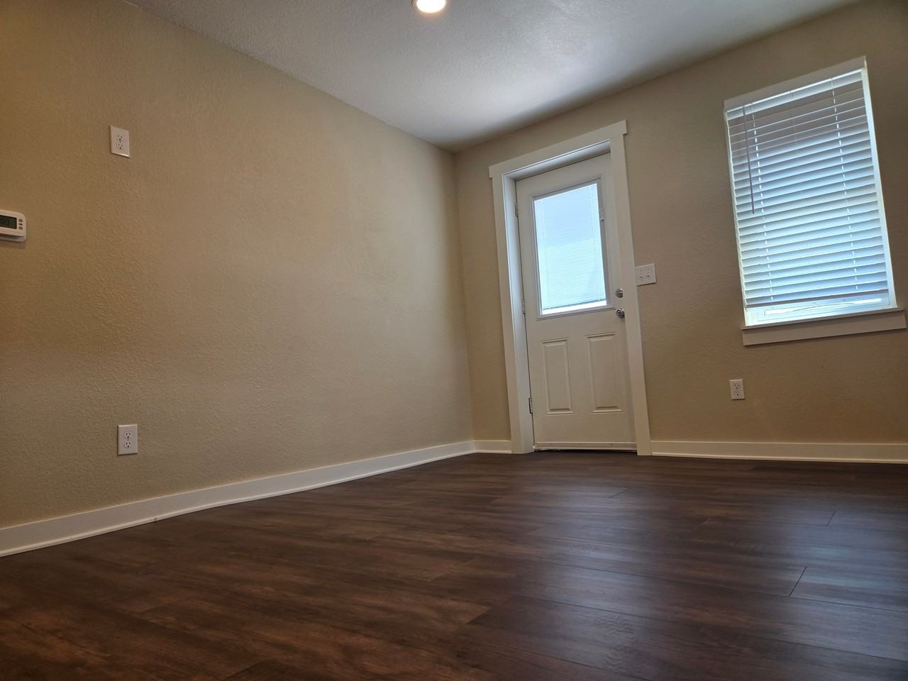135 2nd St - Photo 4 of 20