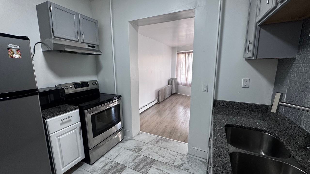 306 N 5th St - Photo 6 of 6