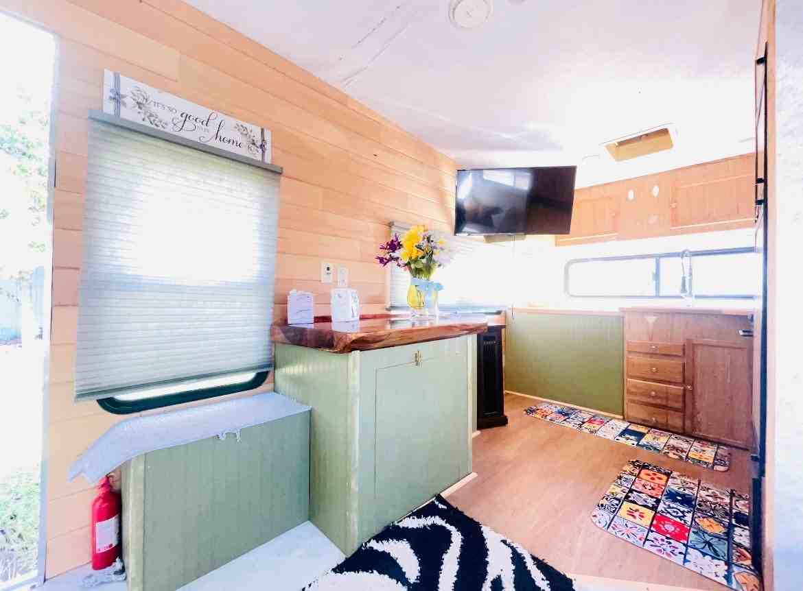199 E Middlefield Rd - Photo 4 of 9