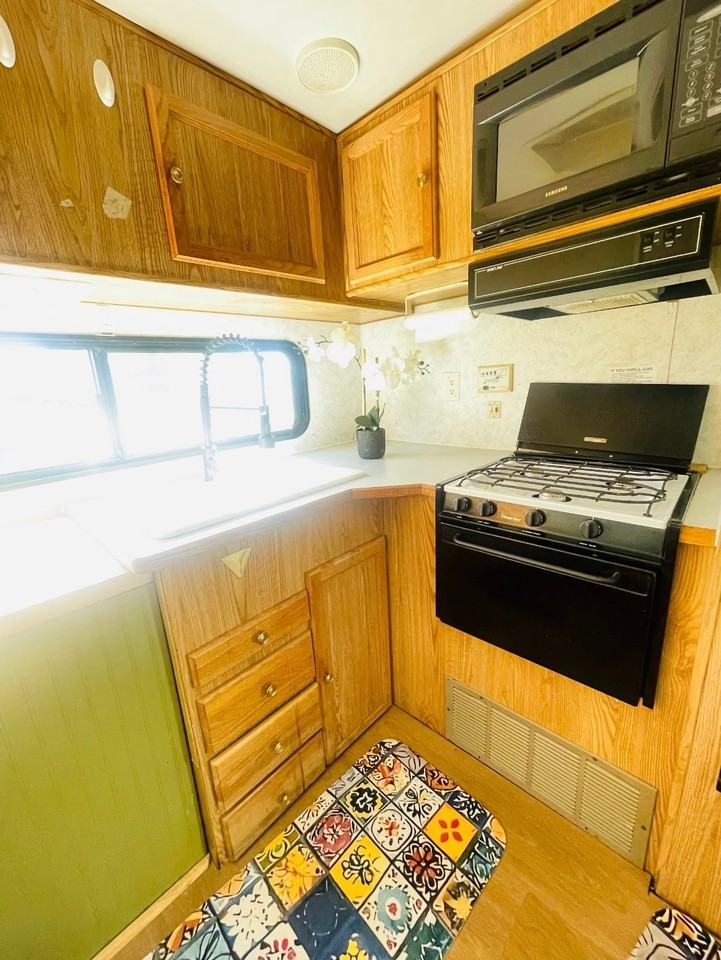 199 E Middlefield Rd - Photo 6 of 9