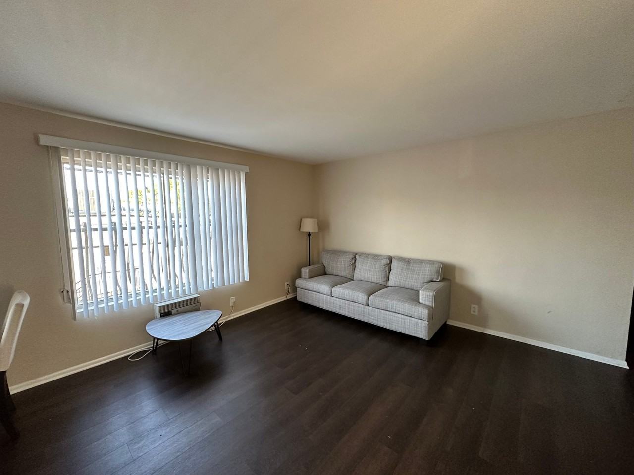 721 W 30th St #12 - Photo 5 of 10