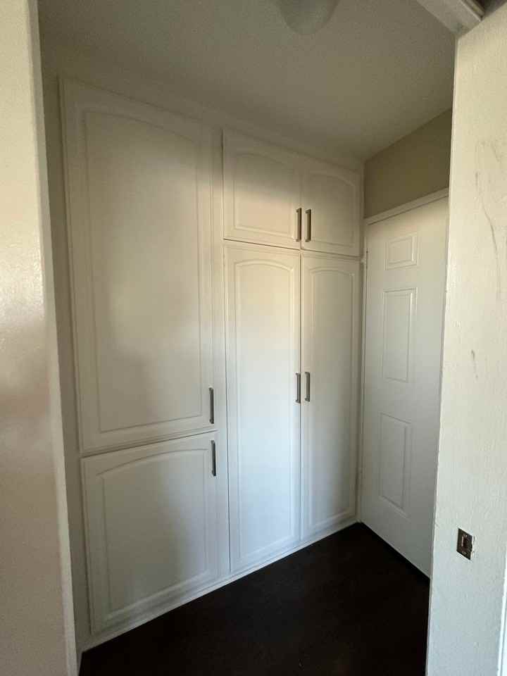721 W 30th St #12 - Photo 7 of 10