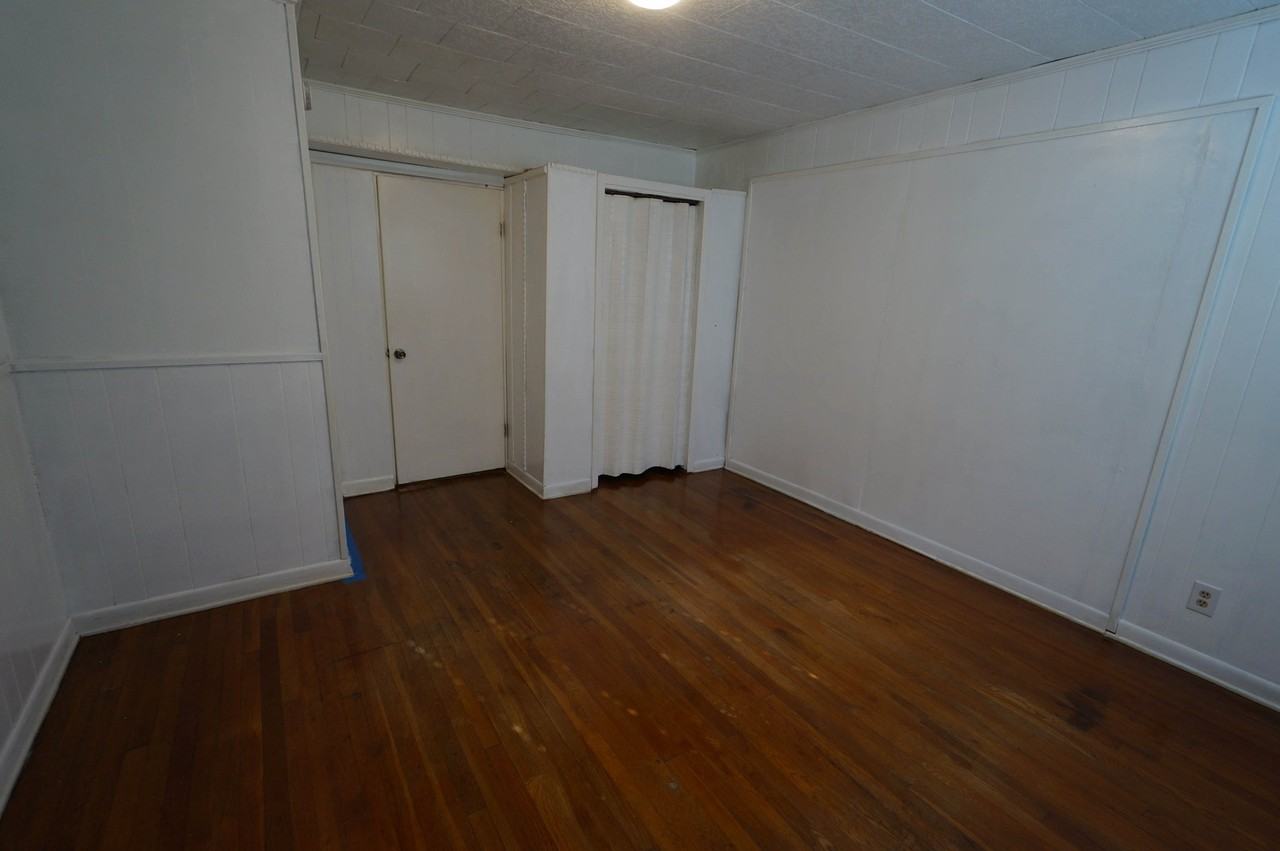 301 Hill Side St - Photo 5 of 10