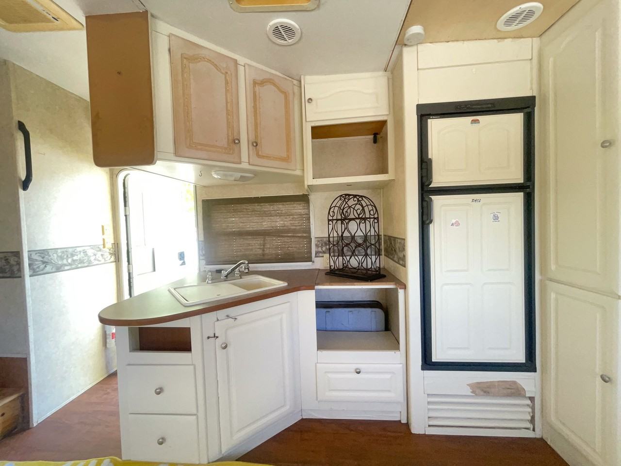 198 E Middlefield Rd - Photo 6 of 15