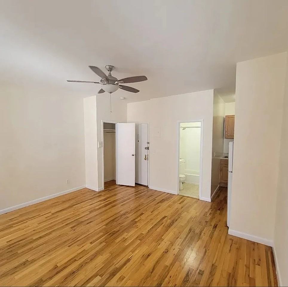 1029 Church Ave #3 - Photo 3 of 5