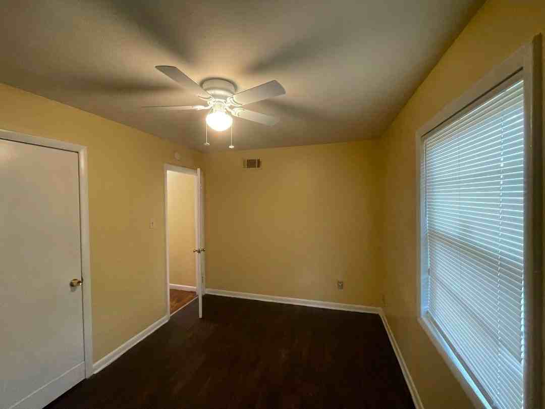 646 Leacrest Ave - Photo 5 of 13