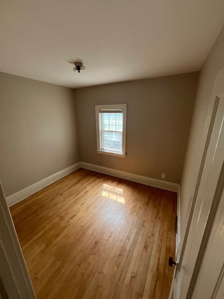 2320 N Booth St - Photo 2 of 9