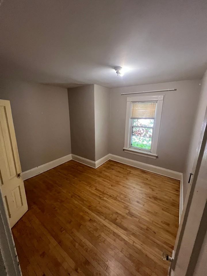 2320 N Booth St - Photo 3 of 9