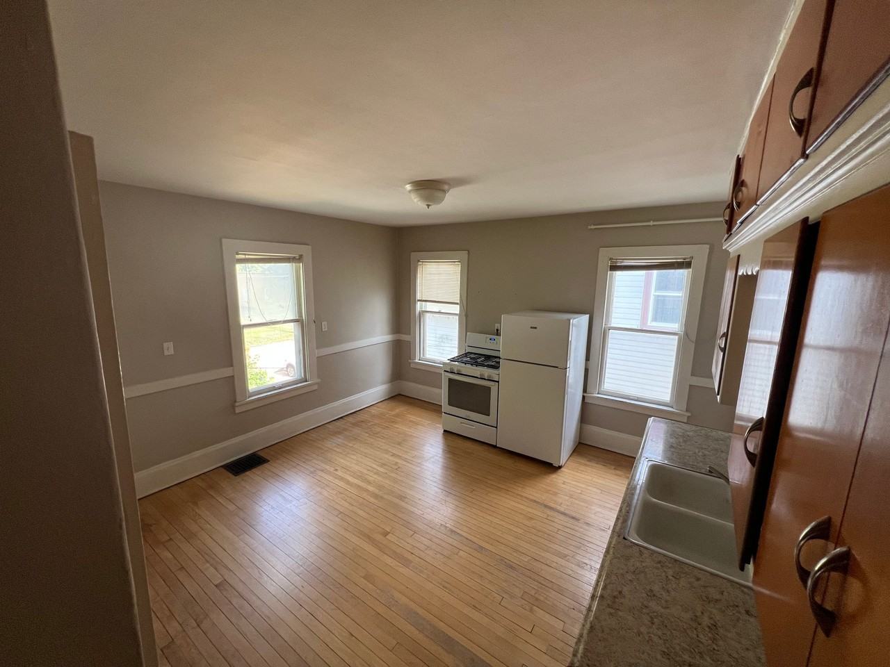 2320 N Booth St - Photo 7 of 9