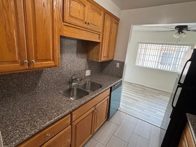 1456 Federal Ave #4 - Photo 5 of 20