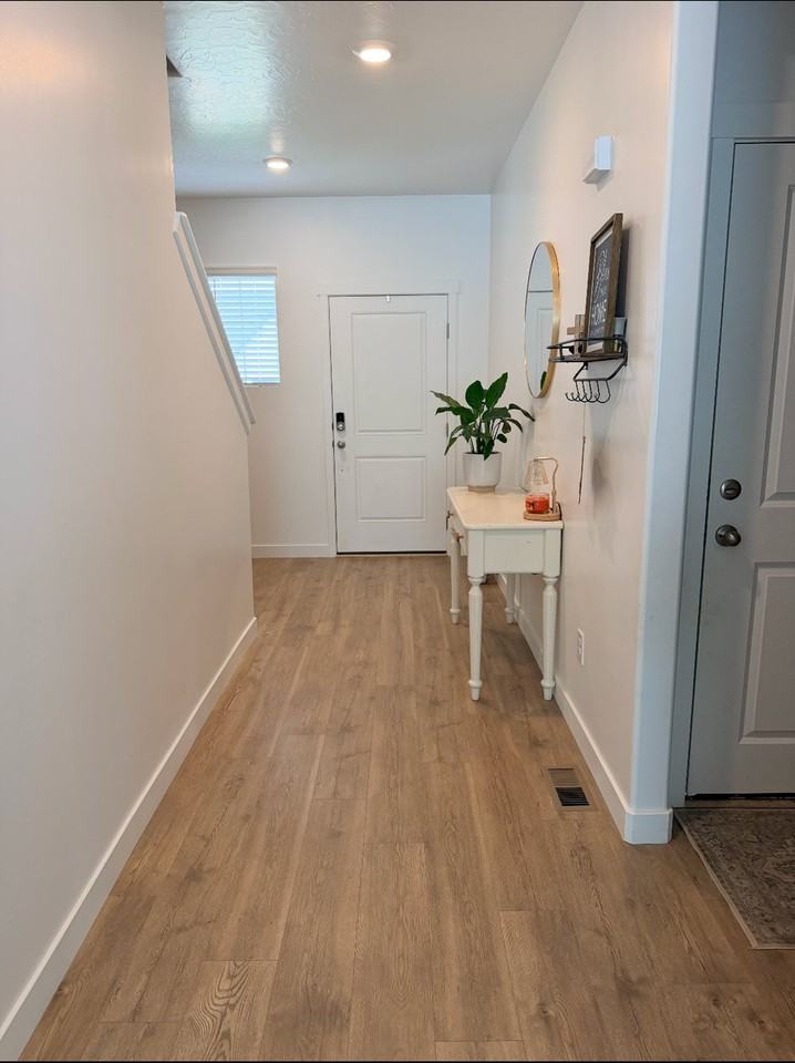 1716 En - Photo 2 of 19